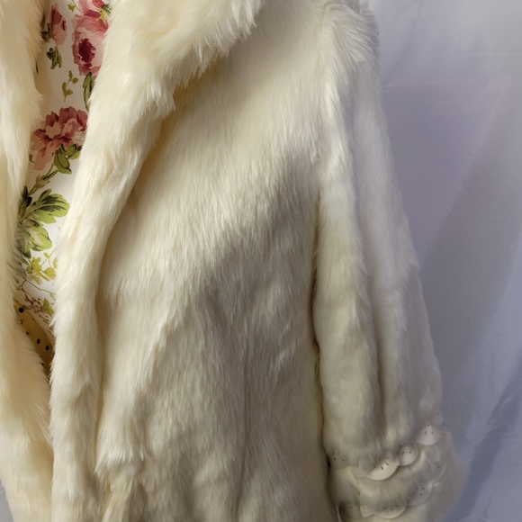 Children's place Faux Fur coat xl - Picture 5 of 16